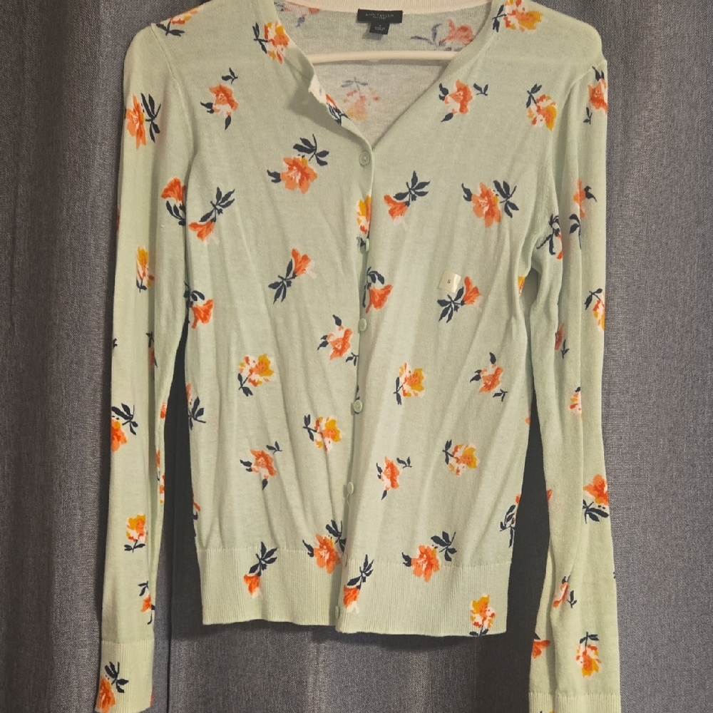 💥Ann Taylor Mint Floral Print Sweater